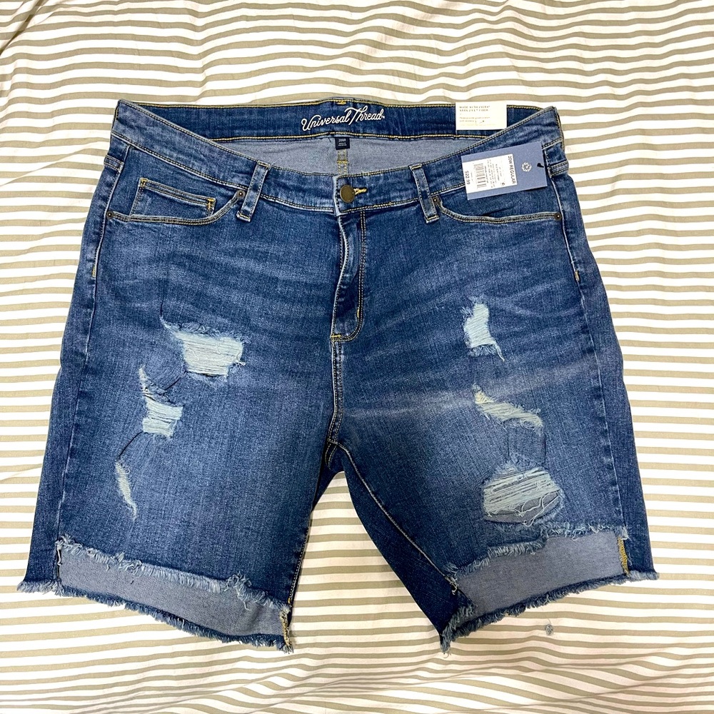 Universal Thread Distressed Bermuda Shorts size 20
